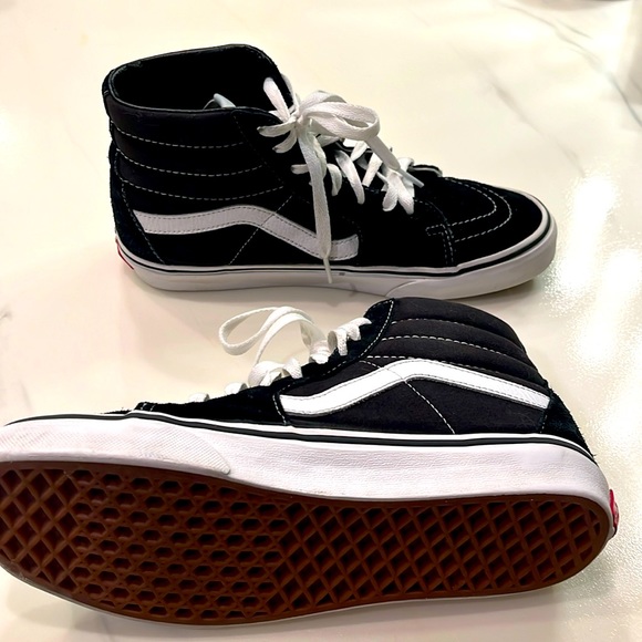 Vans sk8-hi great quality no flaws willing to negotiate price. - Picture 1 of 5